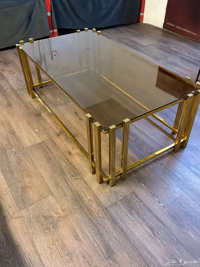 طاوله للبيع 0