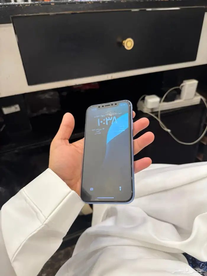 ايفون XR ازرق 3