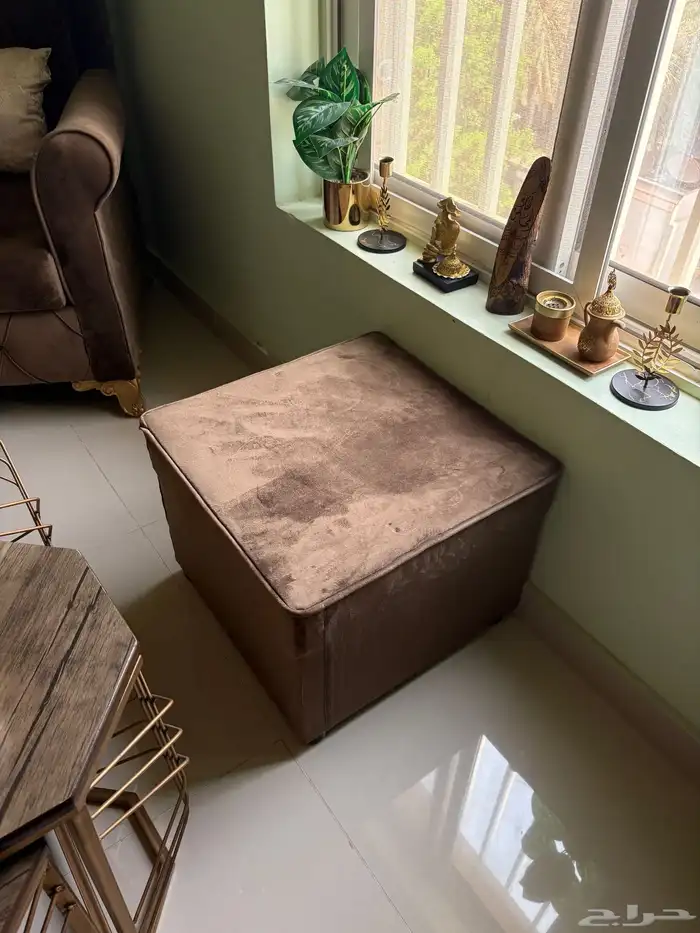 طقم كنب بني شبه جديد 2