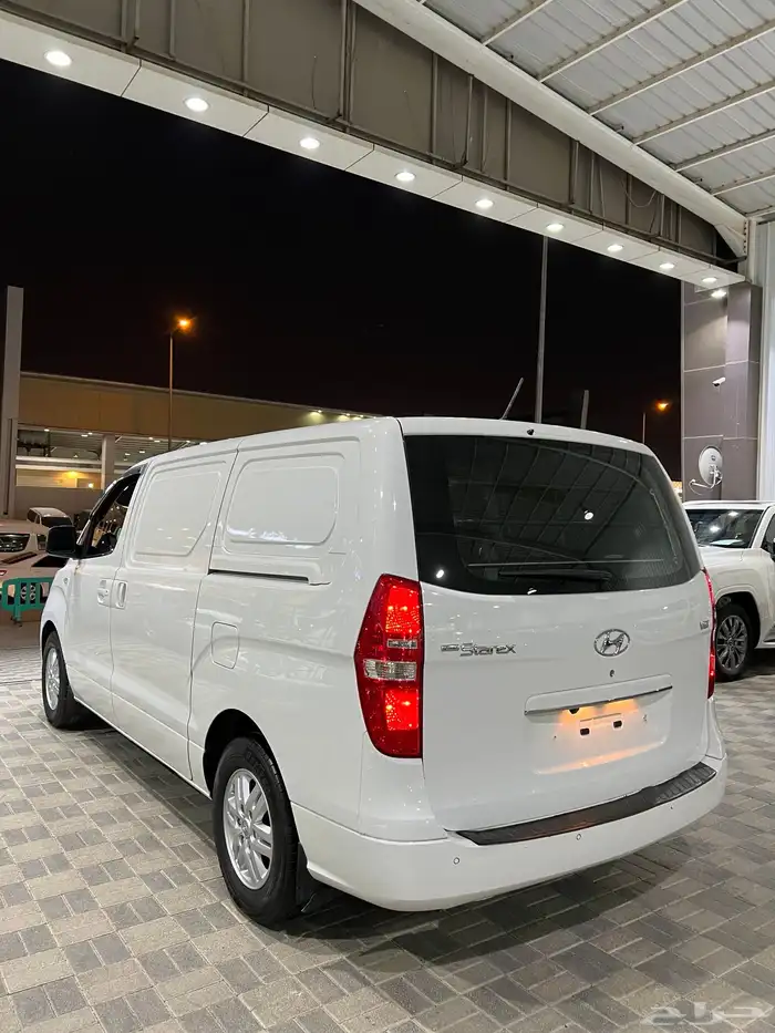 للبيع هونداي H1 2020 بضاعه ديزل وارد كوريا 4