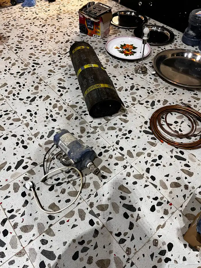 اغراض مستودع مع دينمو 0