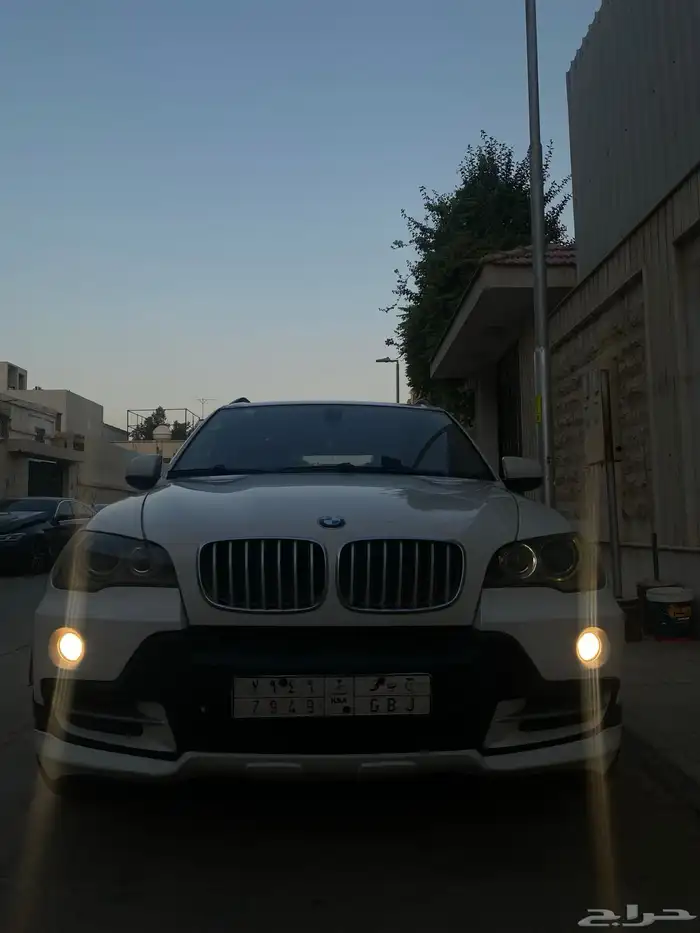 للبيع او البدل bmw x5 2009 4.8 3
