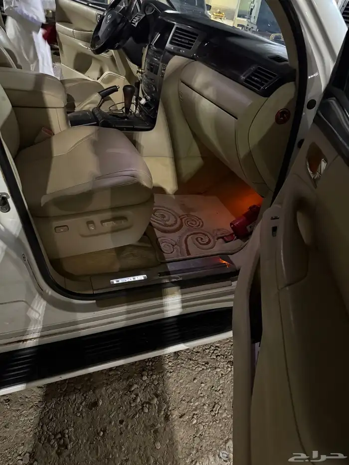 جيب لكزس 570 2010 10