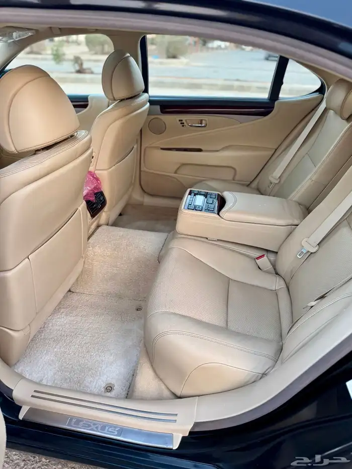 للبيع لكزس ((LS460)) 2013 (سعودي) ((نظيفة)) 57