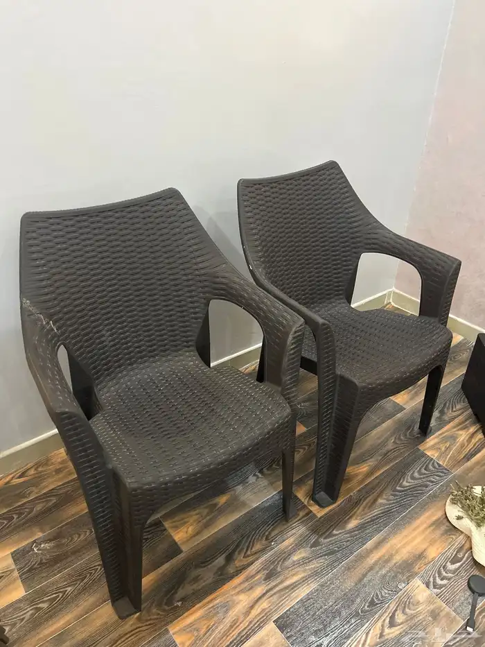 مفروشات مستعملة بحالة جيدة للبيع بداعي السفر 4