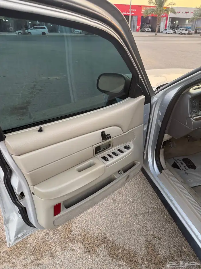 فورد فكتوريا 2012 7