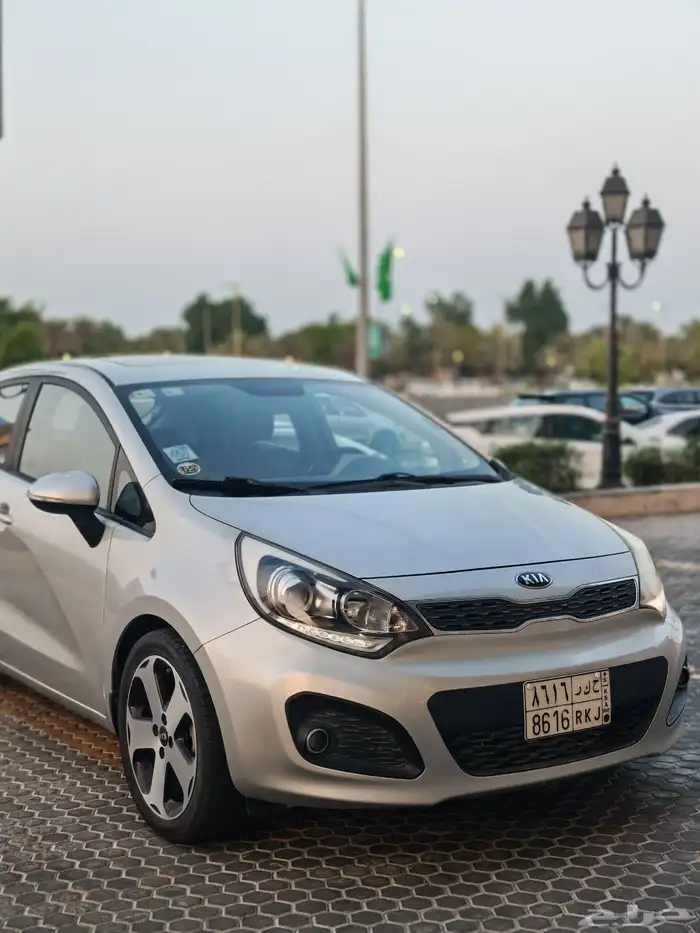كيا ريو فل كامل مخزن هاتشباك عداد 40 الف فقط 19