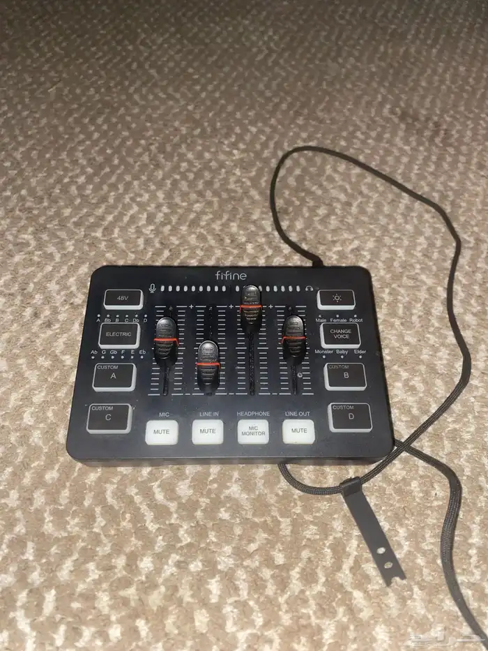 مكسر للبيع مع سلكه وناقصه سلك XLR 0