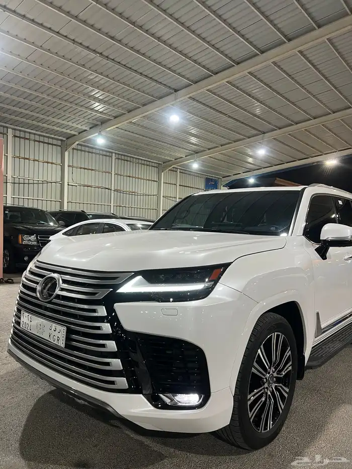 لكزس LX600 سعودي BB عداد 19 الف مالك واحد وكاله 2