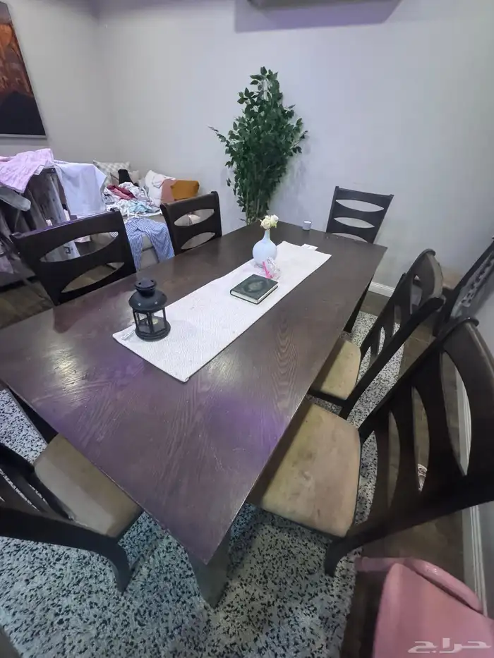 طقم كنب وطاولة طعام 4