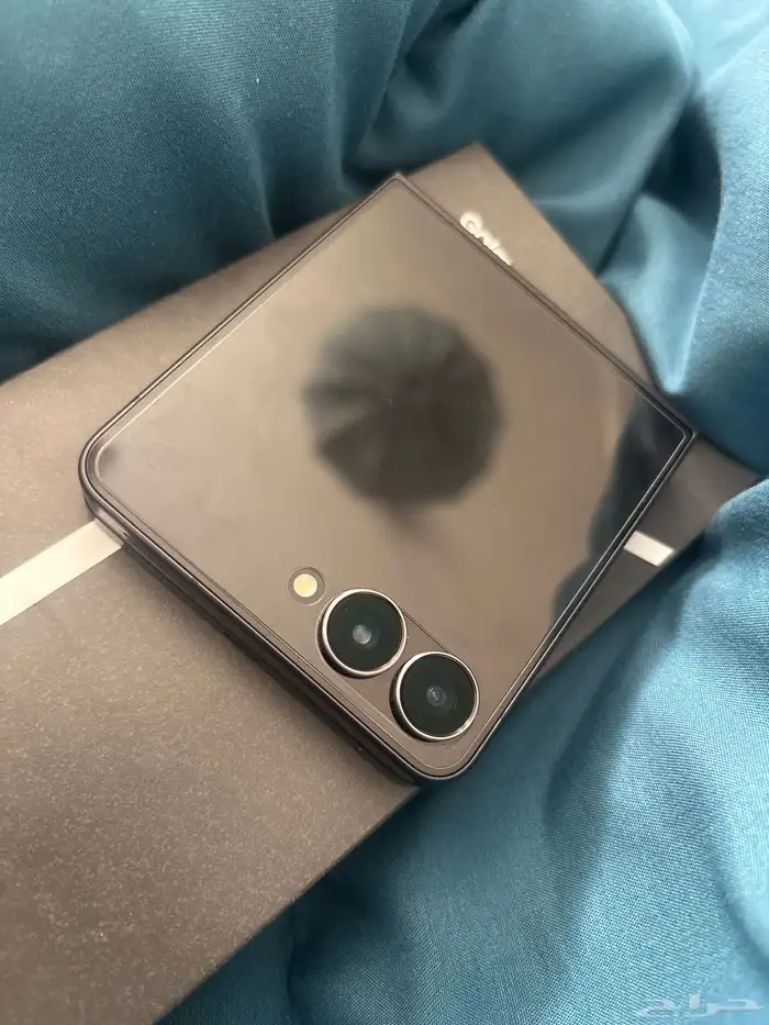 z flip 7 زد فليب 1