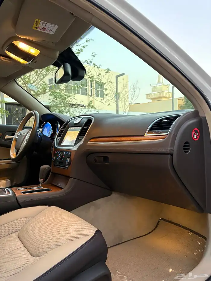 للبيع كرايزلر 2014 اكزاكتيف V8 30