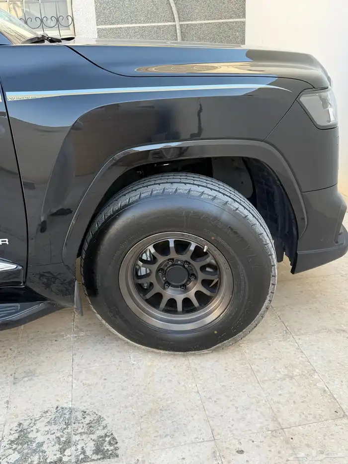 جنوط باكفراتها اثنين جدد وثنين وسط 0