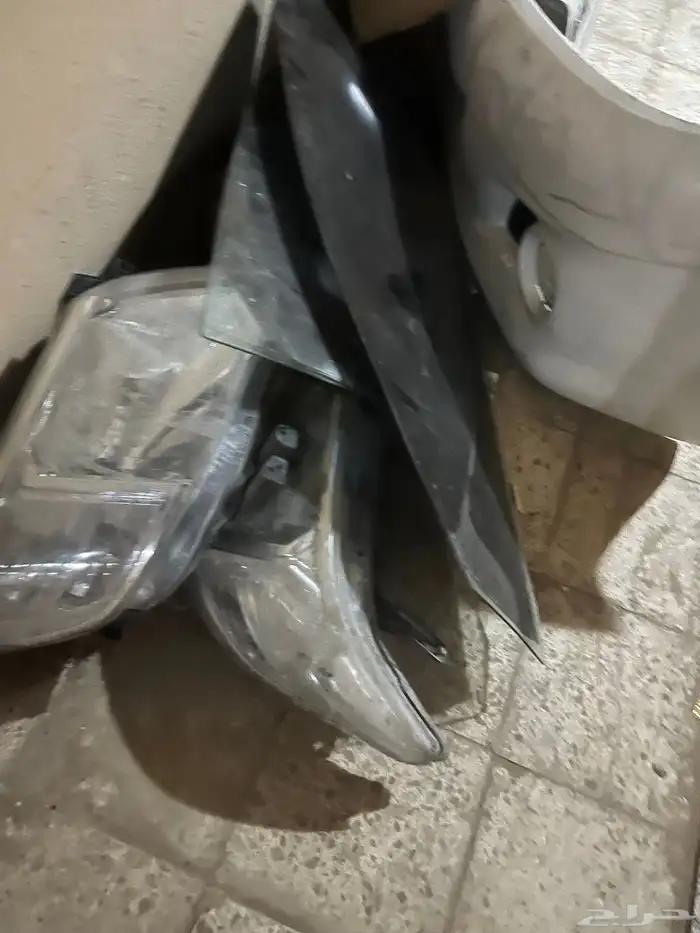 أغراض هايلكس للبيع 1