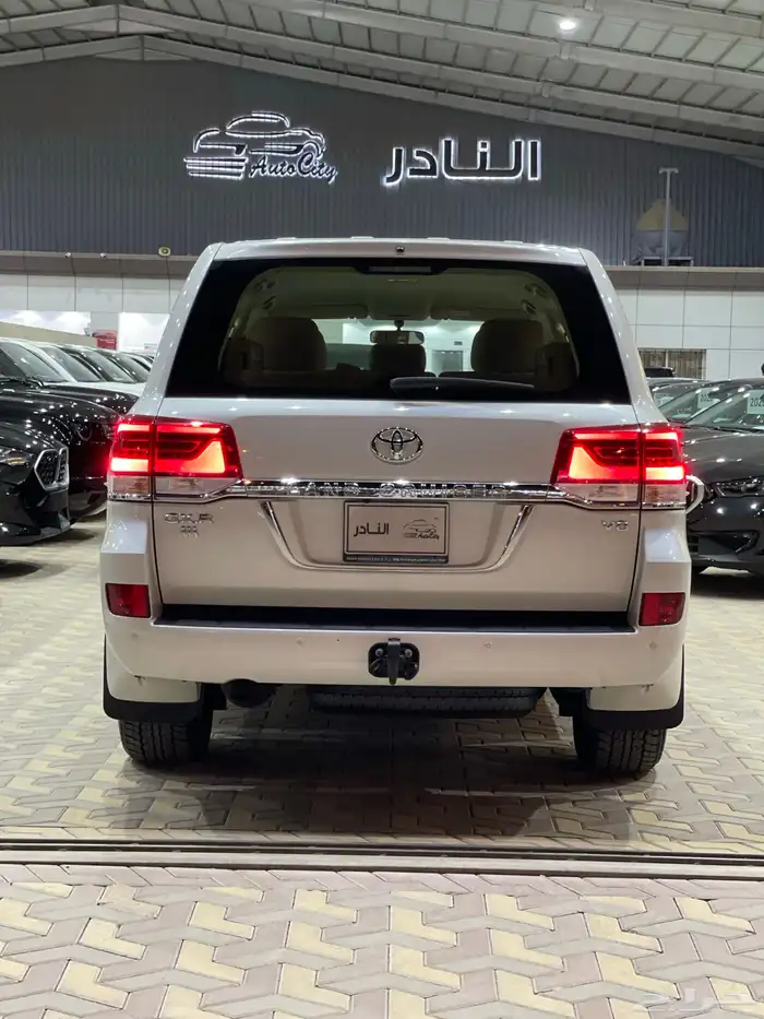 جكسار هدد V8 مكيفين ثلاجه زحف 2020 6