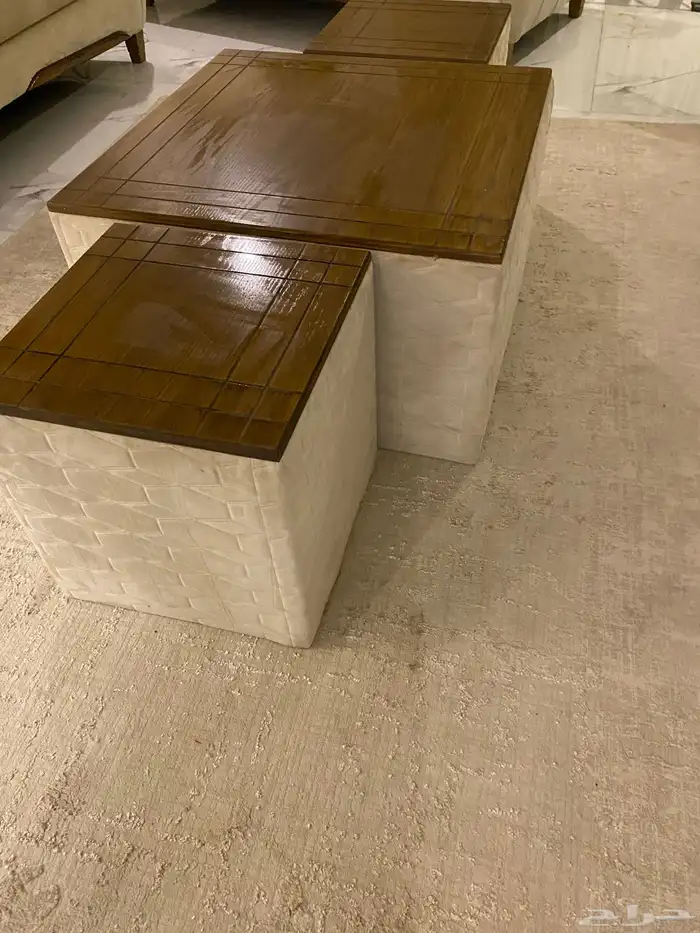 فرش وطقم طاولات 1