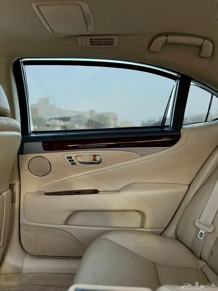 للبيع لكزس ((LS460)) 2013 (سعودي) ((نظيفة)) 45