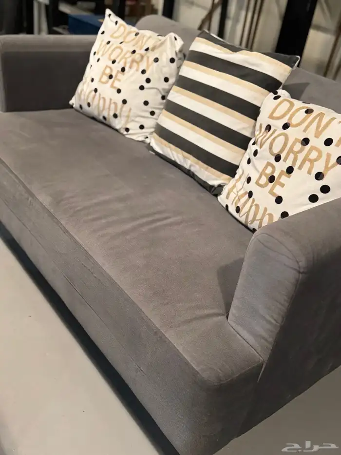 كنب مخمل رمادي في حاله ممتازه 0