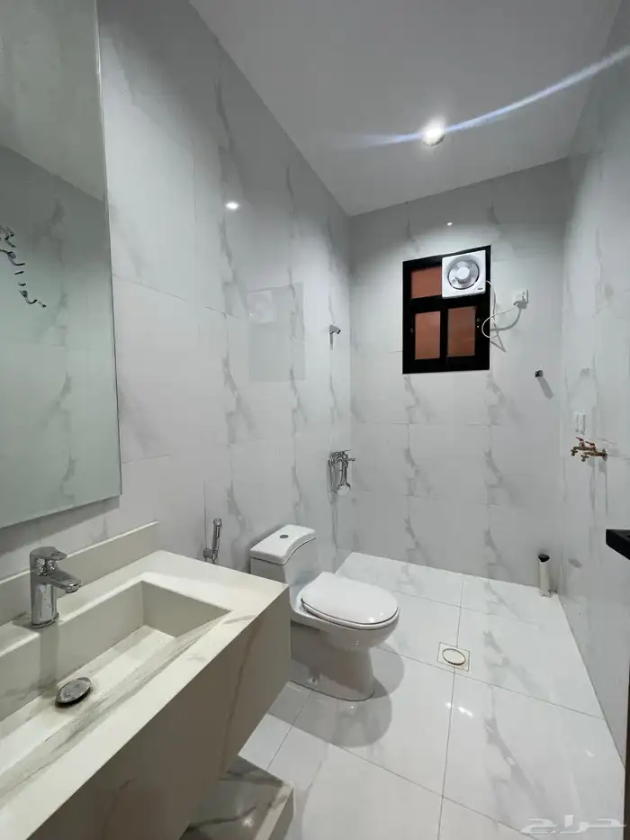 للبيع دور ارضى بحوش وسيع من 550 الف شمال الخميس مخطط 6 22