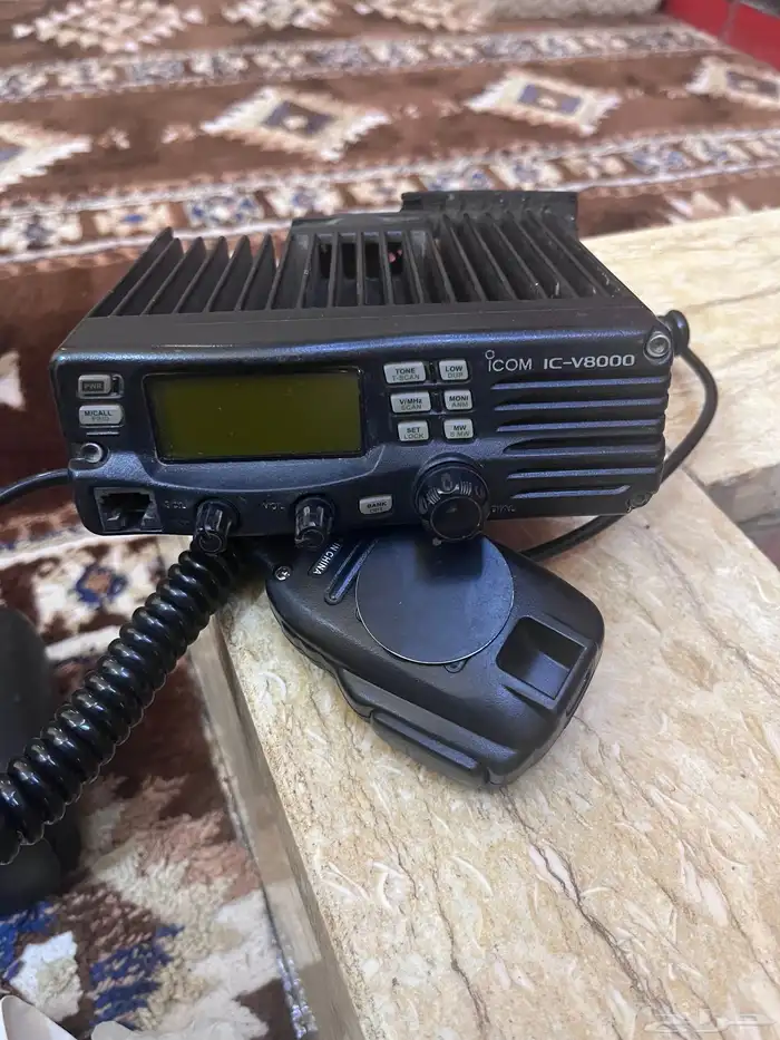 جهاز ايكم 8000مستخدم نظيف شرط إرسال واستقبال 0