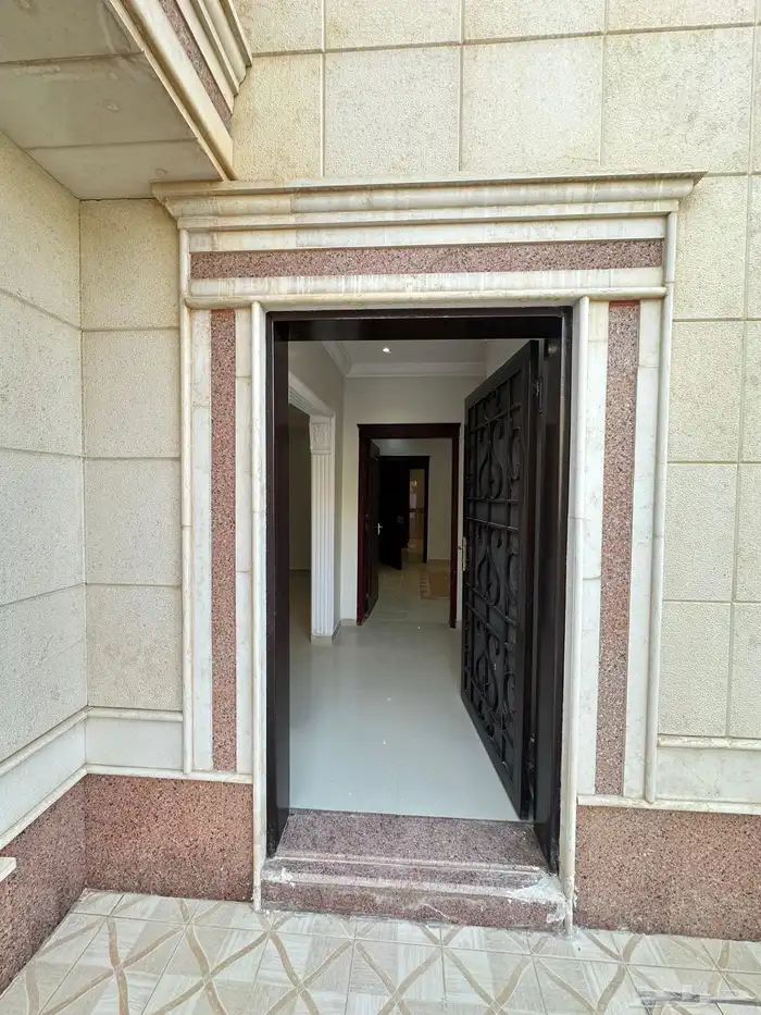 فلة دور ارضي للايجار حي اشبليا 4