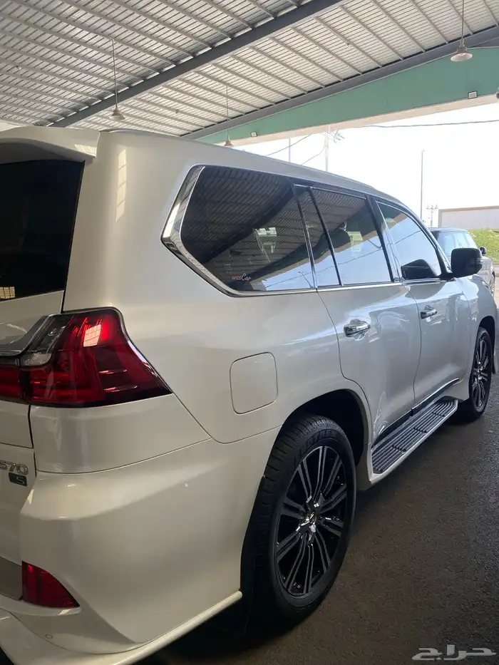 لكزس LX 570 2016 11