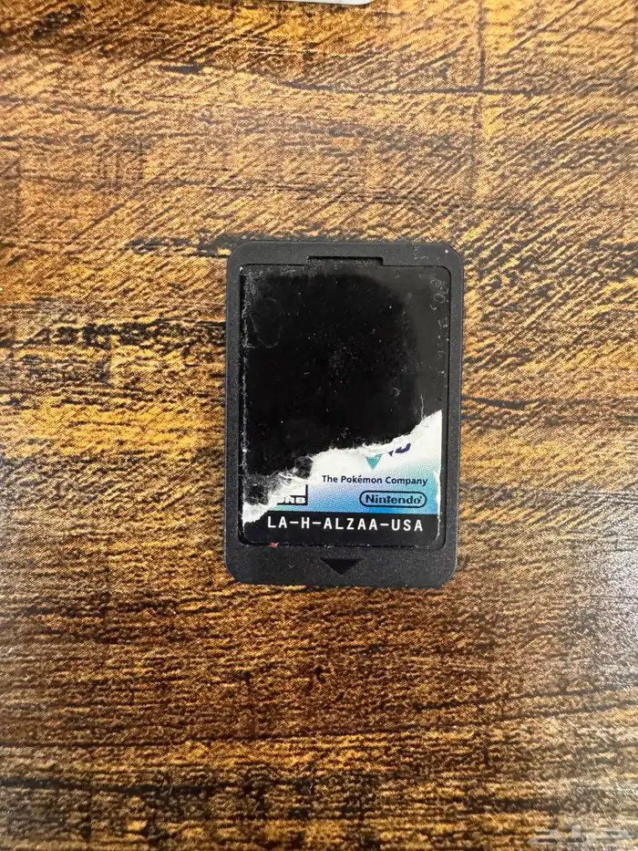 نينتندو سويتش كامل مع مسكتين مع ثلاث أشرطة مجانا  و 400Gb 10