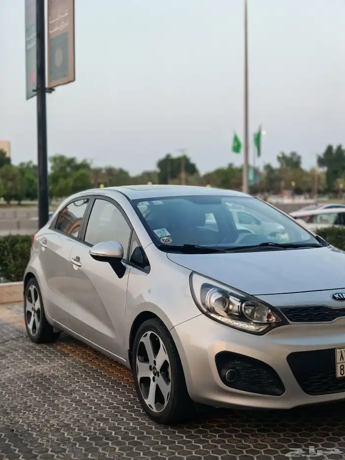كيا ريو فل كامل مخزن هاتشباك عداد 40 الف فقط 2