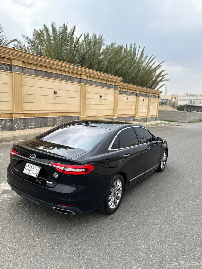 للبيع فورد تورس 21 او للبدل المناسب 6