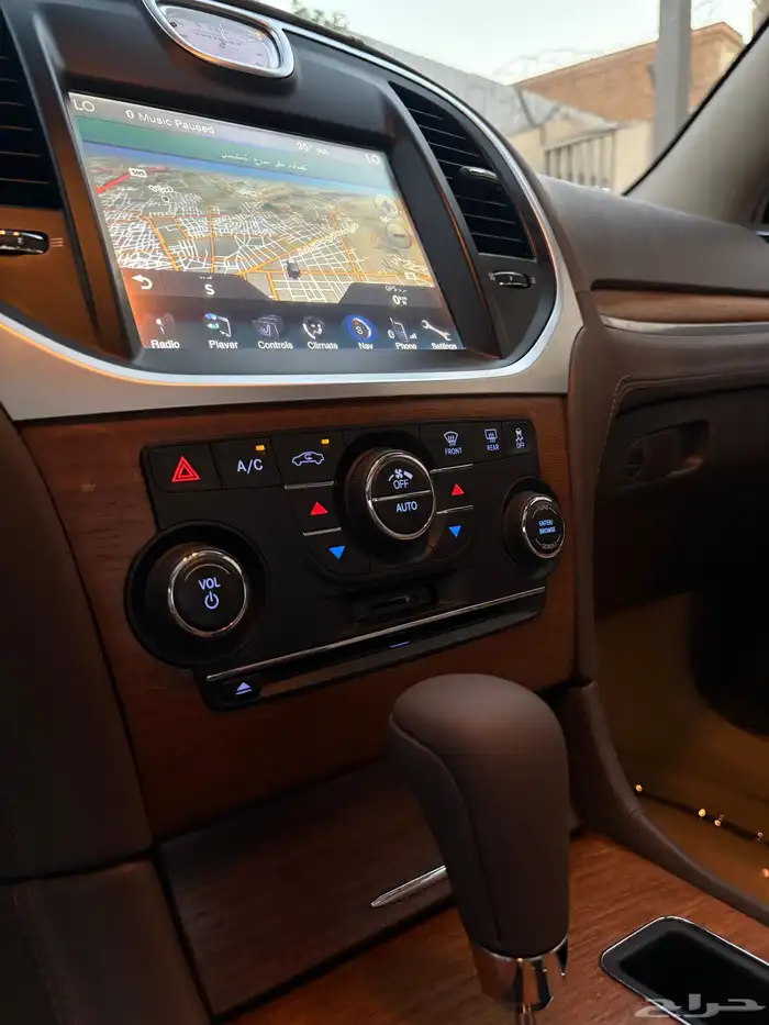 للبيع كرايزلر 2014 اكزاكتيف V8 23