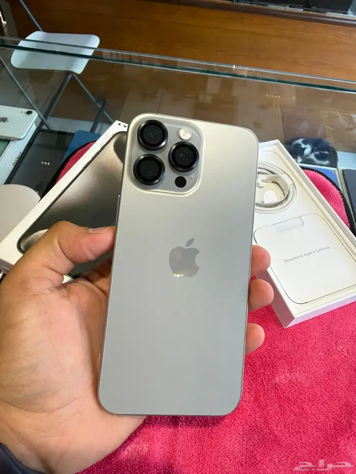 آيفون 15 برو ماكس شريحتين فعلية مع كرتونه واغراضه 3