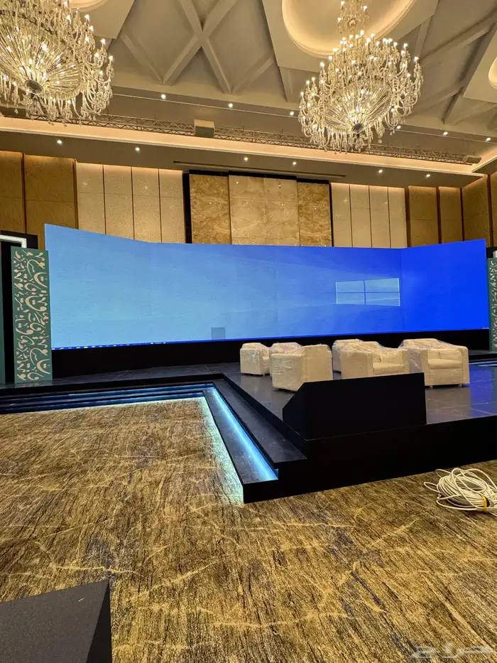 تأجير ومعدات شاشات عملاقه 56