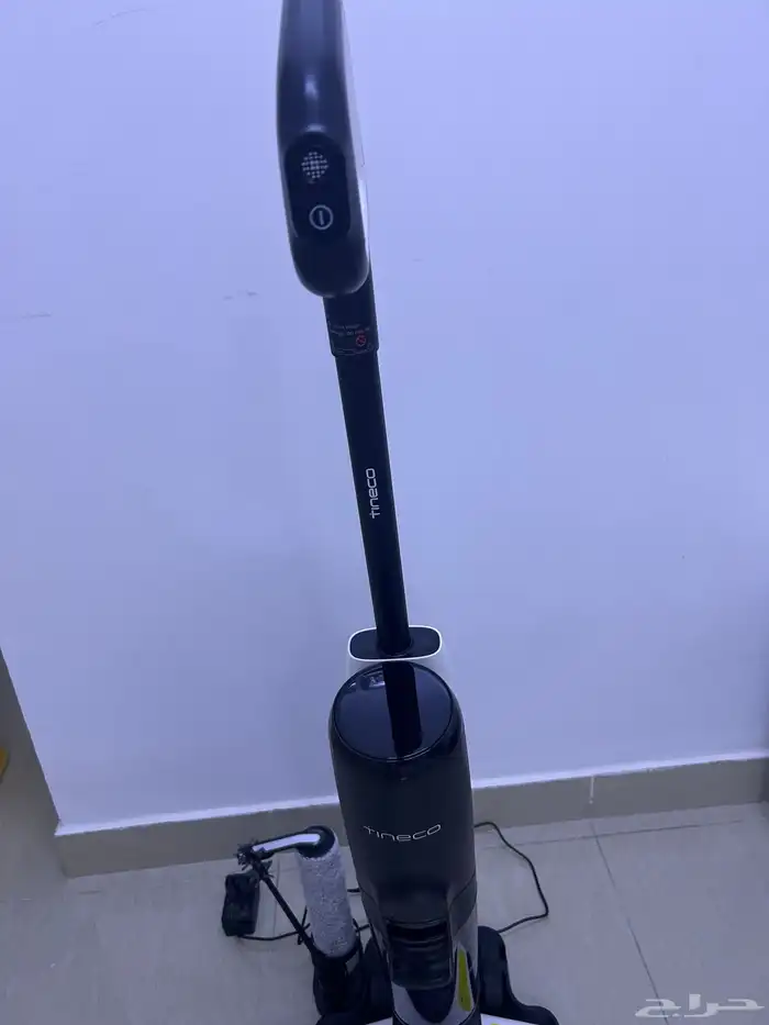 طاولة طعام وكنب ايكيا مع غطاء إضافي ومكنسة تنيكو كنس ومسح 12