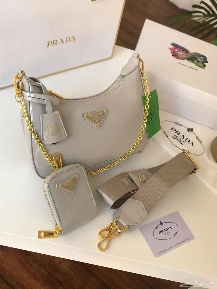 شنط ماركات عوالسعر عرض لفتره محدوده شنطه165  و3شنط ب370 52