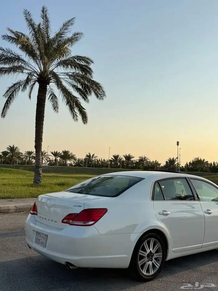 للبيع افالون مديل 2007 3