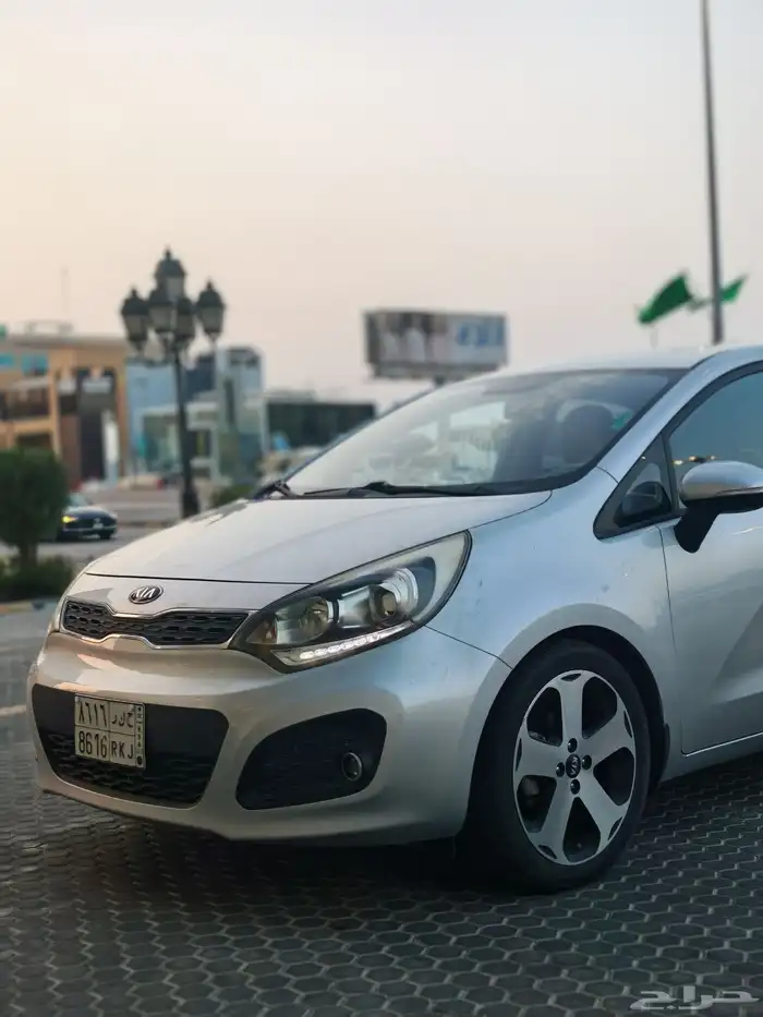 كيا ريو فل كامل مخزن هاتشباك عداد 40 الف فقط 21