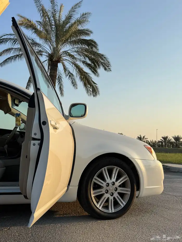 للبيع افالون مديل 2007 8