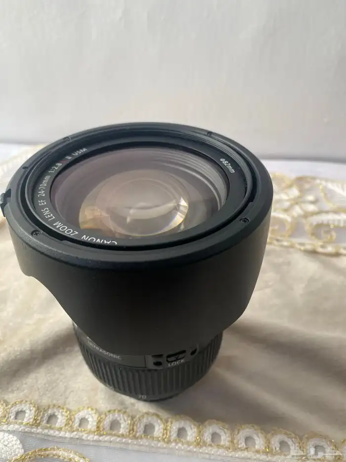 عدسة كانون Canon 24-70 نظيفه بكرتونها 4