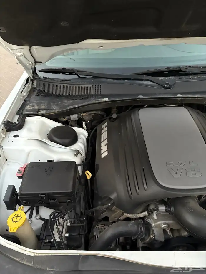 للبيع كرايزلر 2014 اكزاكتيف V8 45