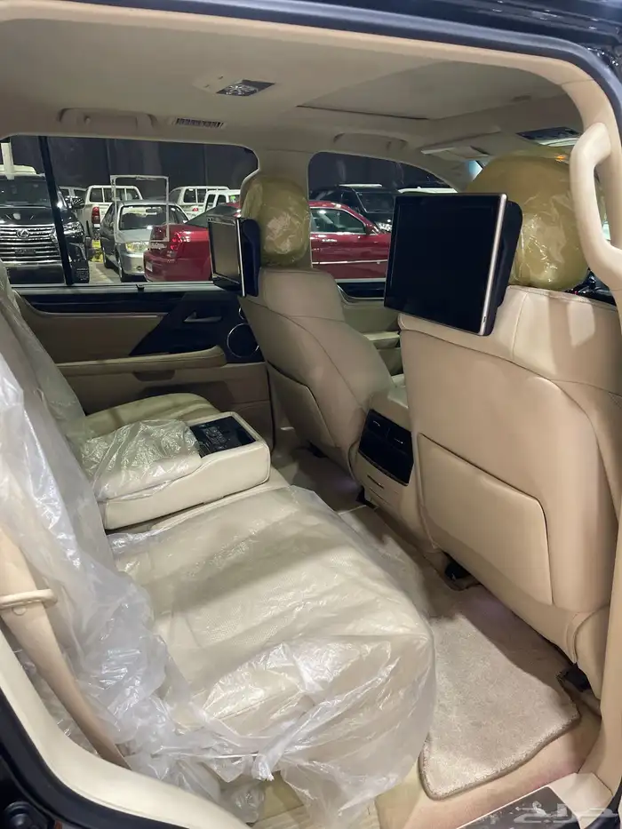 جيب لكزس ال اكس 570 موديل 2020 11