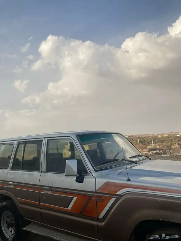 صالون لاندكروزر للبيع 1