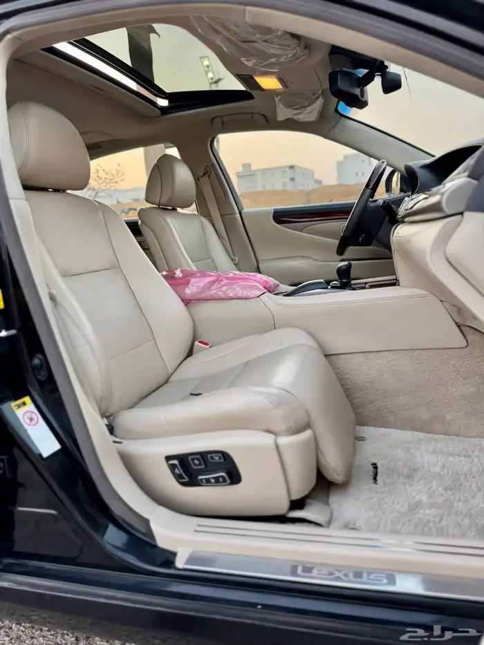 للبيع لكزس ((LS460)) 2013 (سعودي) ((نظيفة)) 52