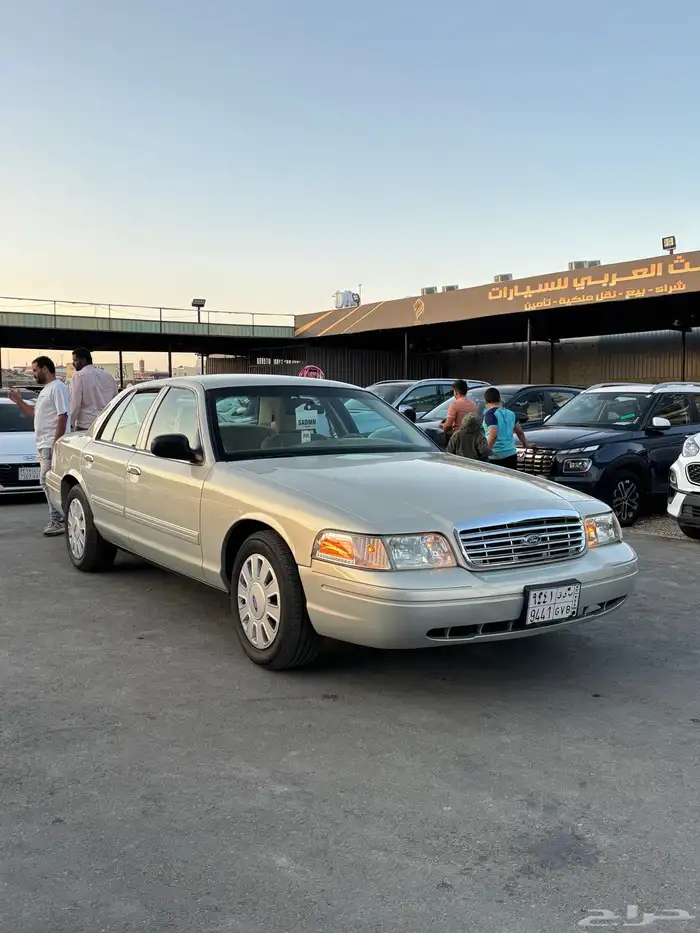 فورد كراون فكتوريا 2012 5