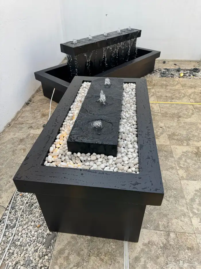 نوافير وشلالات فيبر جلاس متنقله تقدر تتكم في المقاس ولون 0