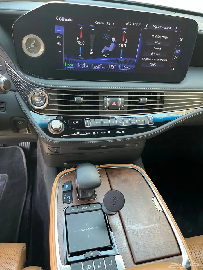 لكزس LS 2022 10
