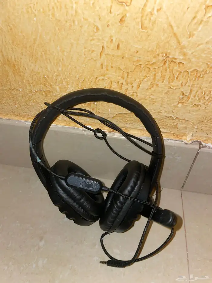 سماعه ماستخدمت وألان معروضه للبيع الحد 40 0