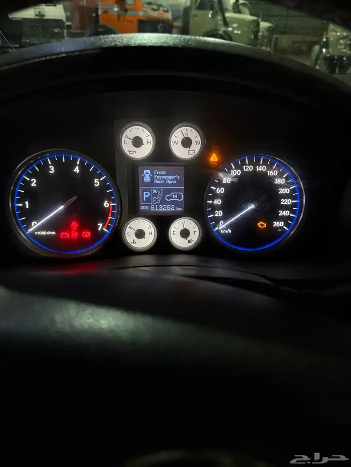 جيب لكزس 570 2010 9