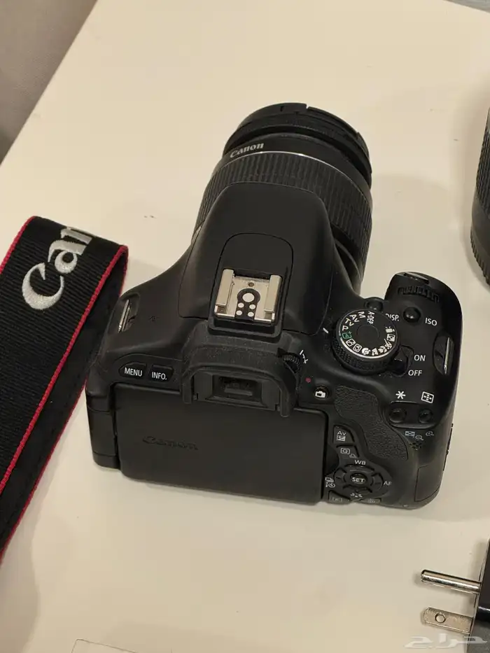 Canon 600D مع عدسة Canon EF 75-300mm للبيع كاميرا احترافية 2