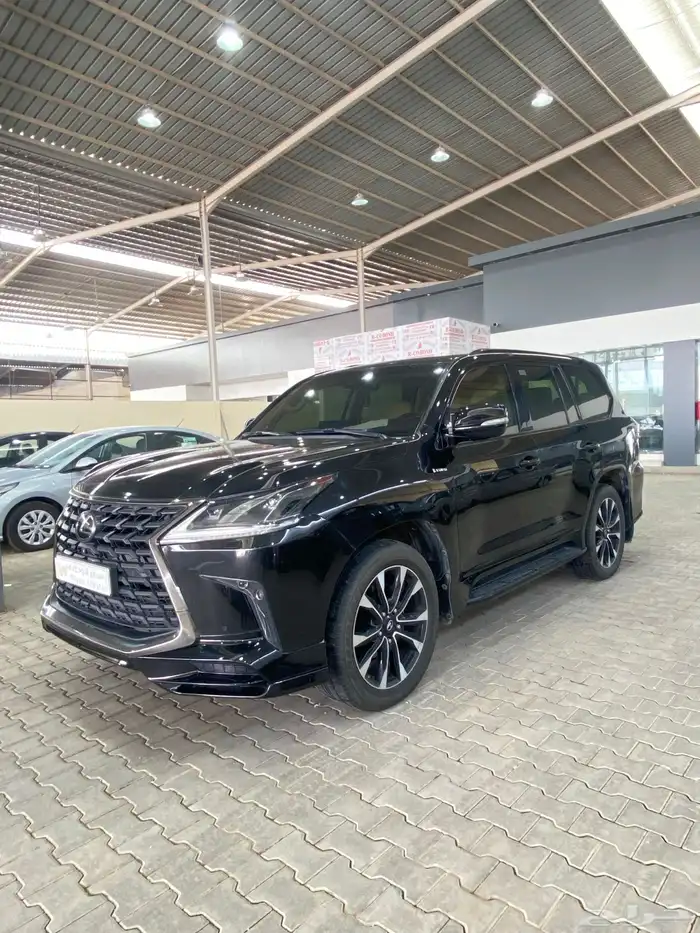 لكزس LX570 2021 1