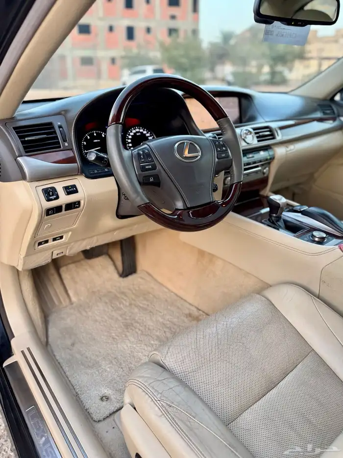 للبيع لكزس ((LS460)) 2013 (سعودي) ((نظيفة)) 49